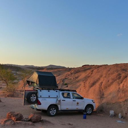 Ozohere Campsite And Himba Village Uis Eksteriør billede