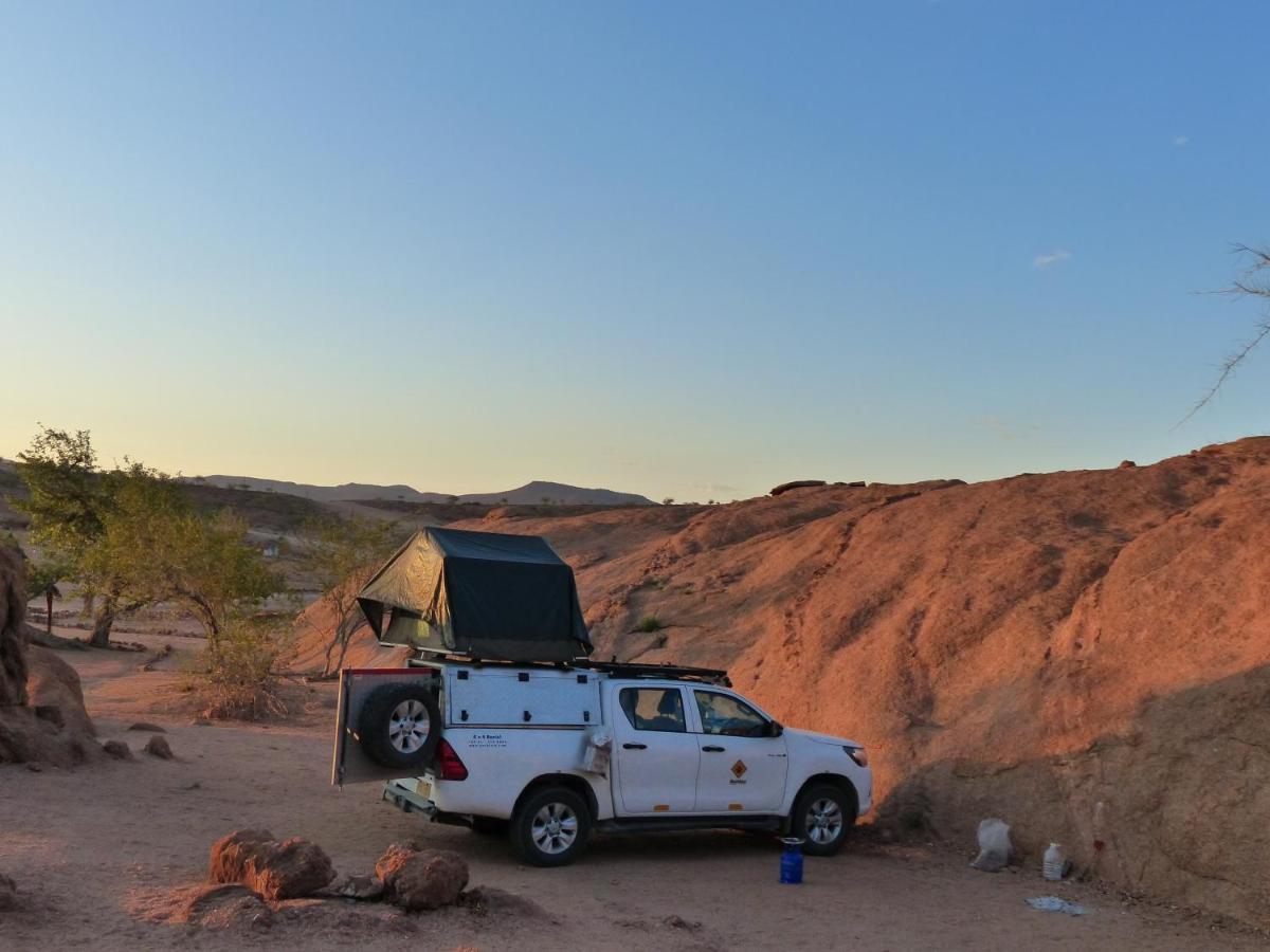 Ozohere Campsite And Himba Village Uis Eksteriør billede