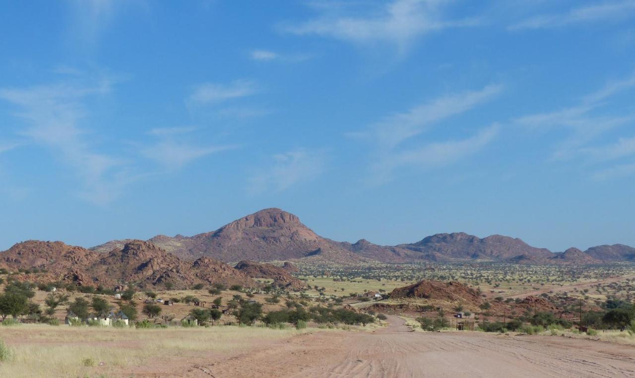 Ozohere Campsite And Himba Village Uis Eksteriør billede