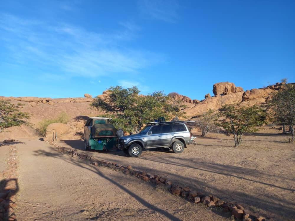 Ozohere Campsite And Himba Village Uis Eksteriør billede